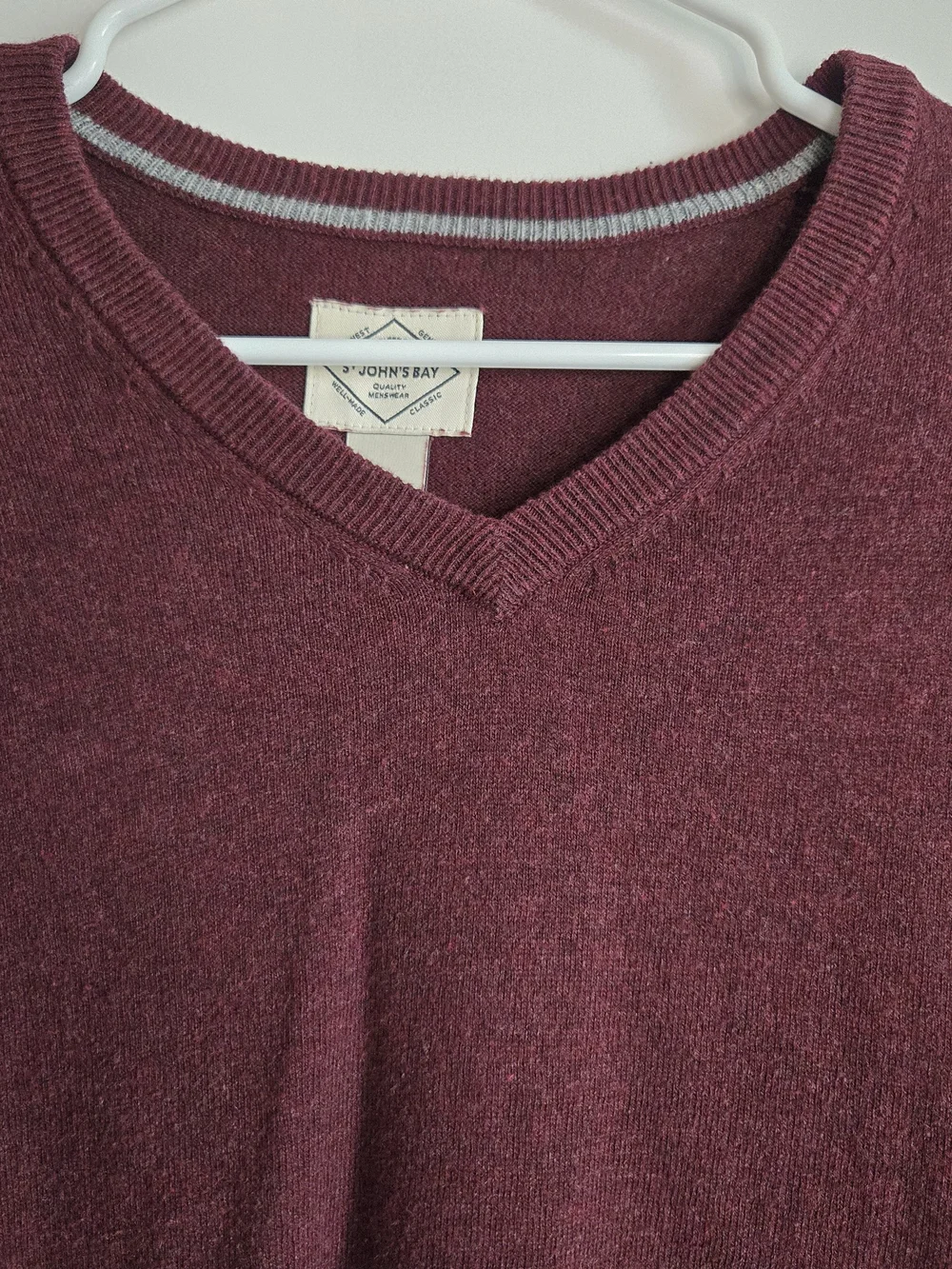 St. John's Bay Men's XL Maroon Pullover v-neck sweater Preppy